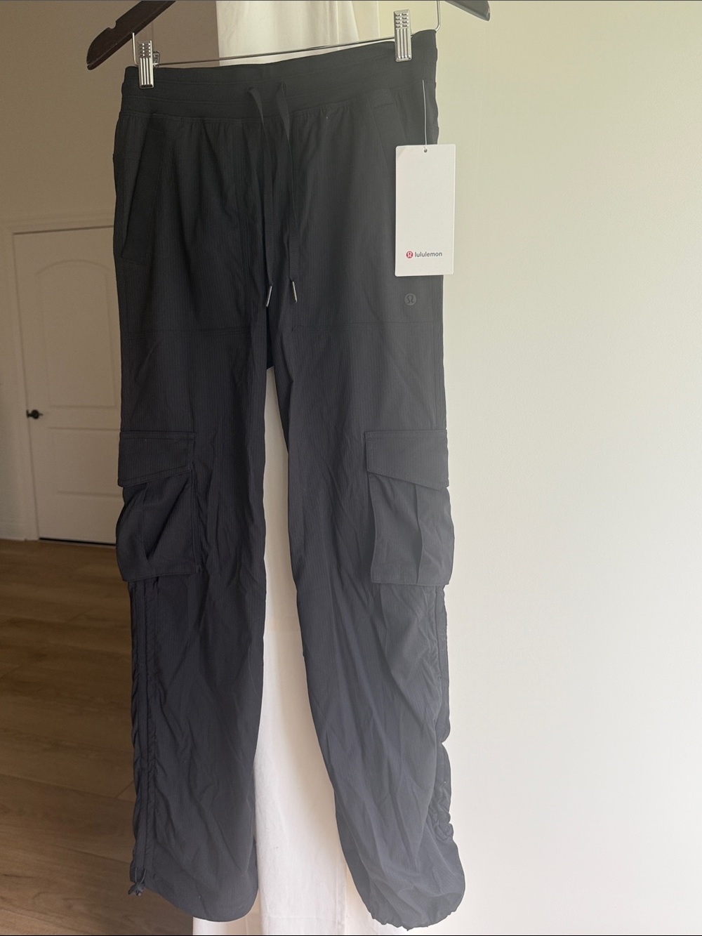 lululemon athletica women’s  Black Cargo Pants with Drawstring Waist NWT